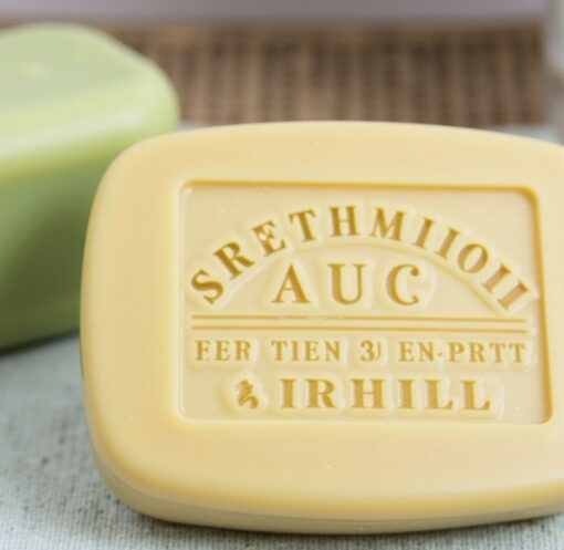 Les bienfaits du savon de Marseille : pourquoi l'adopter pour votre toilette quotidienne ?